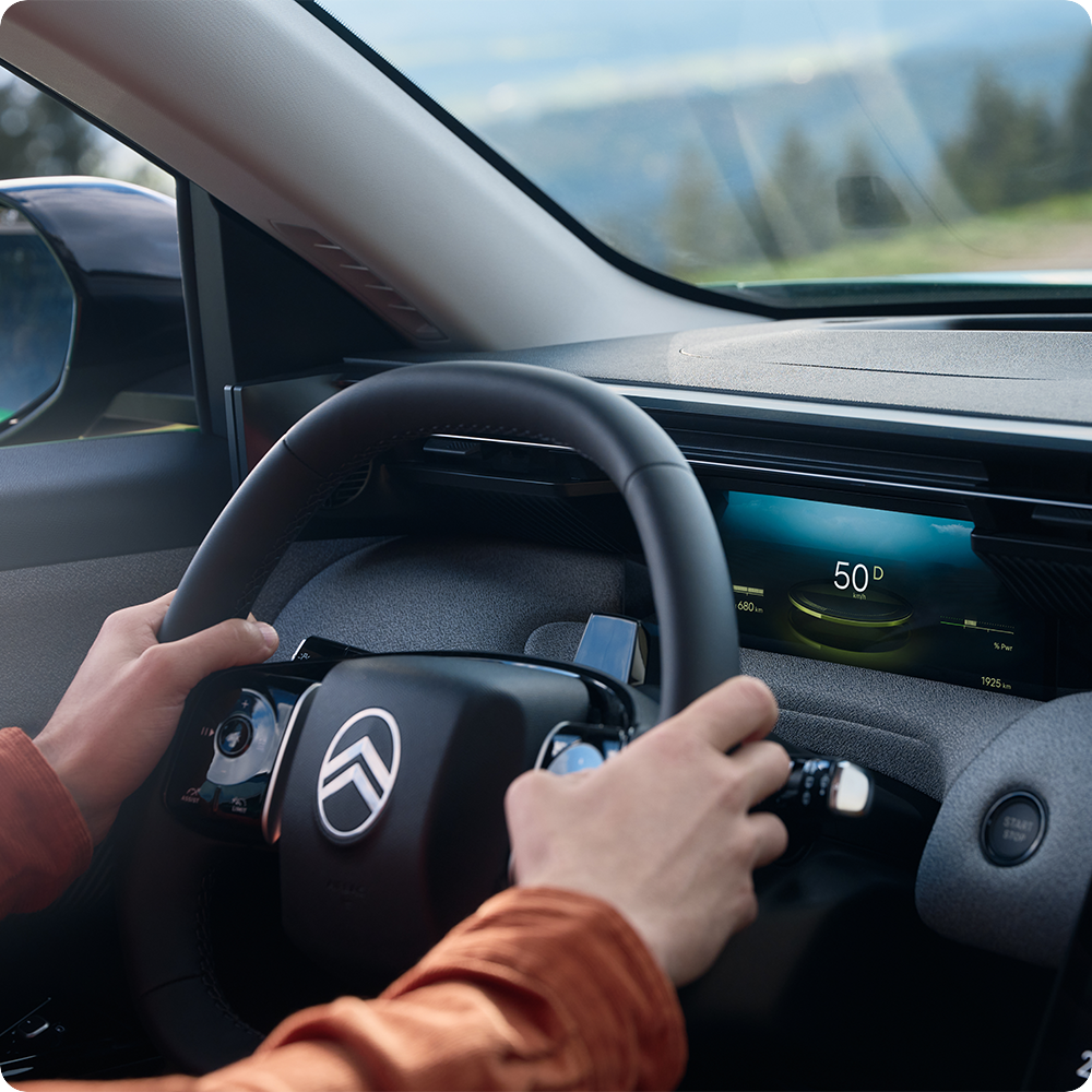 Fahrersicht C5 Aircross zeigt ADAS-Technologie verbessert Sicherheit, Sichtbarkeit, Komfort und sanfteres sicheres Fahren