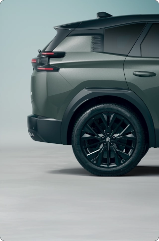 Heck-Seitenansicht C5 Aircross zeigt markantes aerodynamisches Design, Effizienz, Sicherheit und Premium-Außenstyling